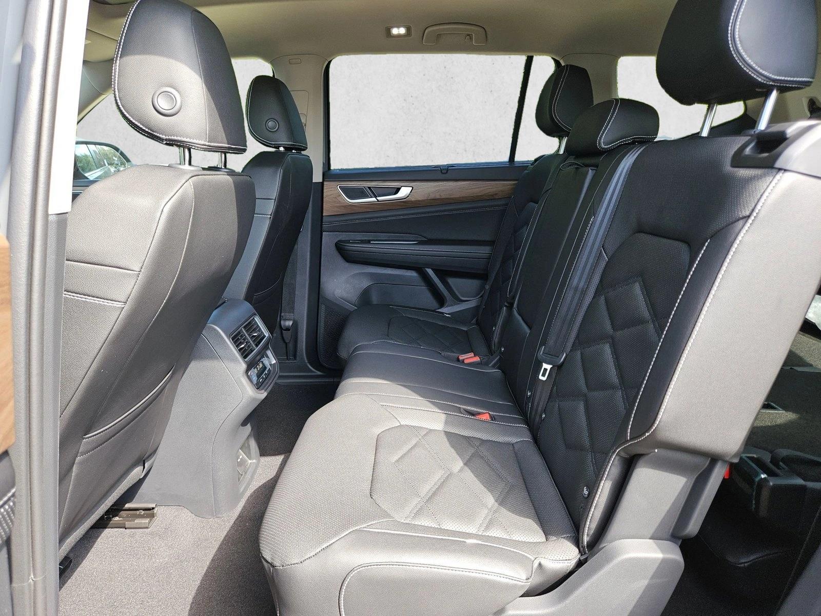 2026 Volkswagen Atlas SE w/Tech - Photo 14