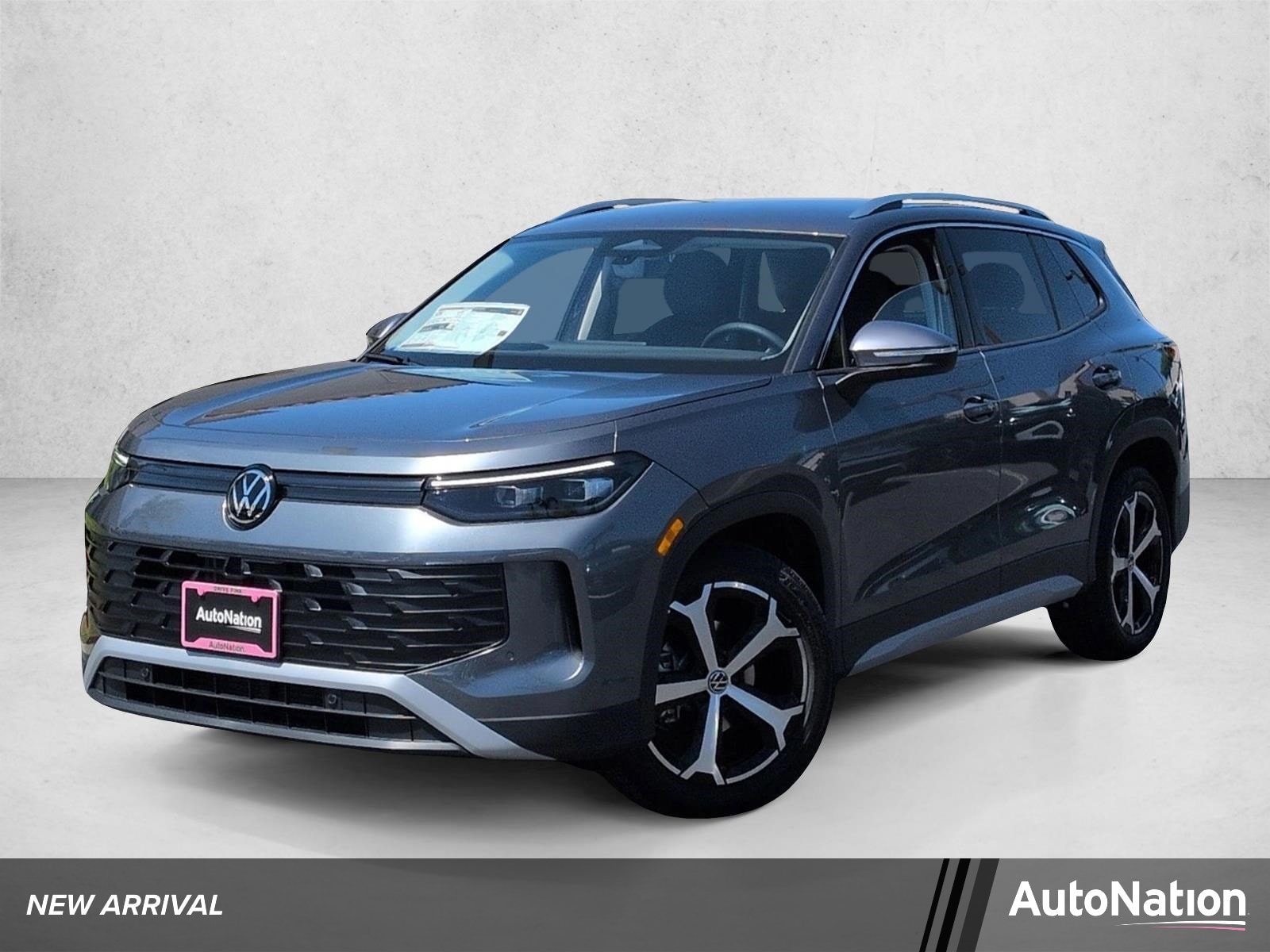 2026 Volkswagen Tiguan 2.0T SE's photo