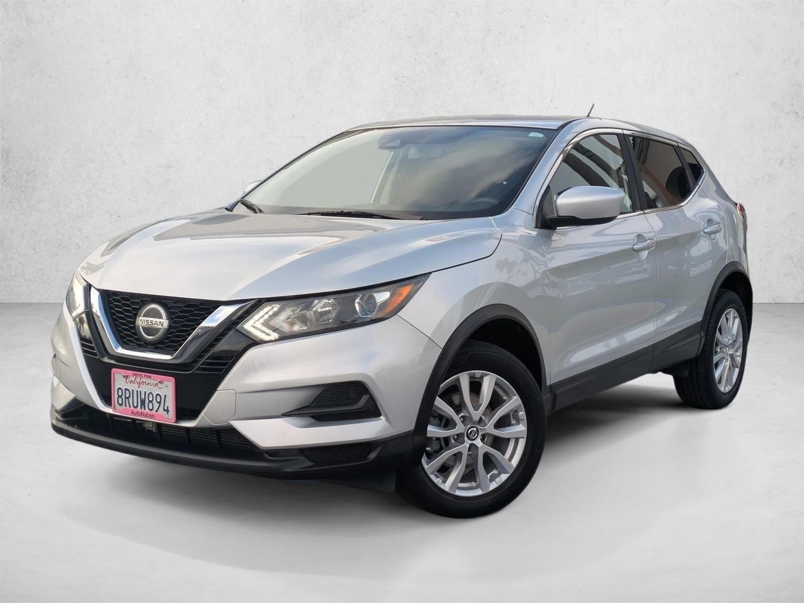 2020 Nissan Rogue Sport S's photo