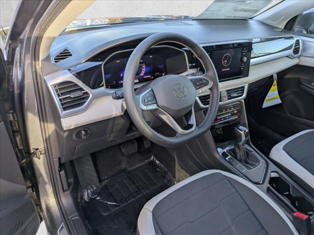 New 2026 Volkswagen Taos 1.5T SE SUV