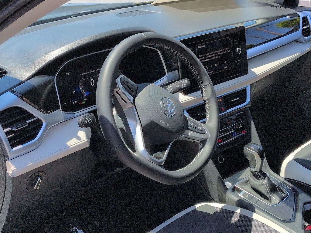 New 2026 Volkswagen Taos 1.5T SE SUV