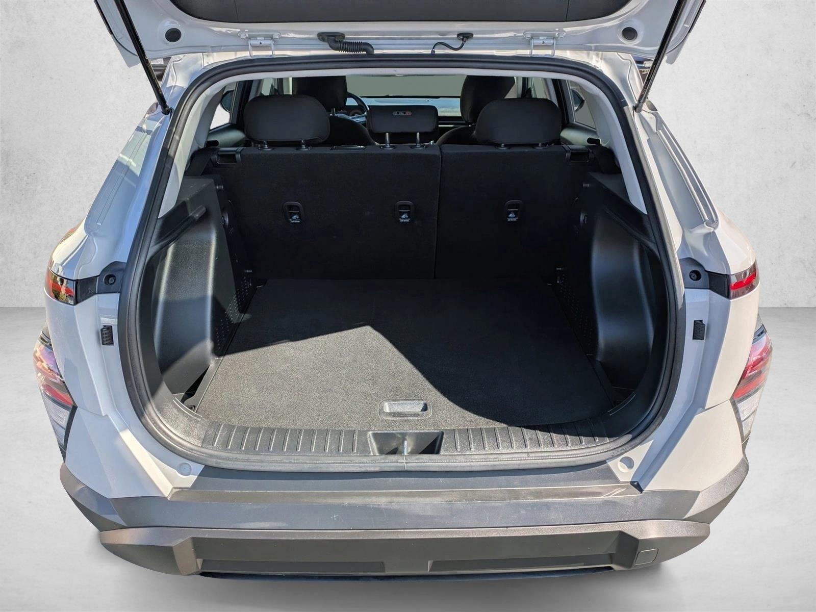 2024 Hyundai Kona SEL photo 5