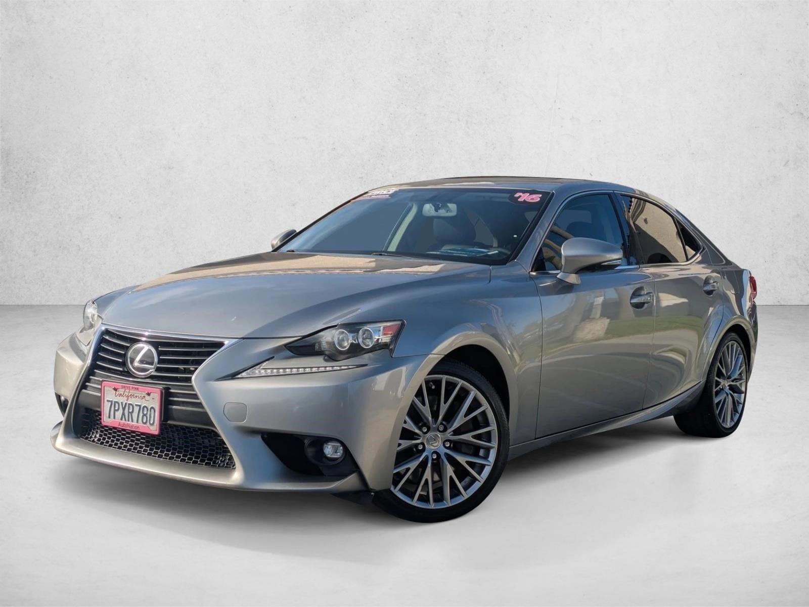 2016 Lexus IS 200t's photo