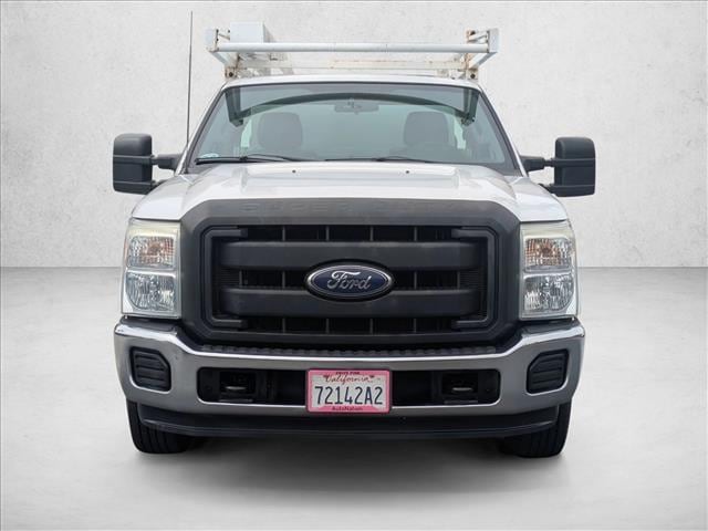 2016 Ford F-350 XLT photo 2