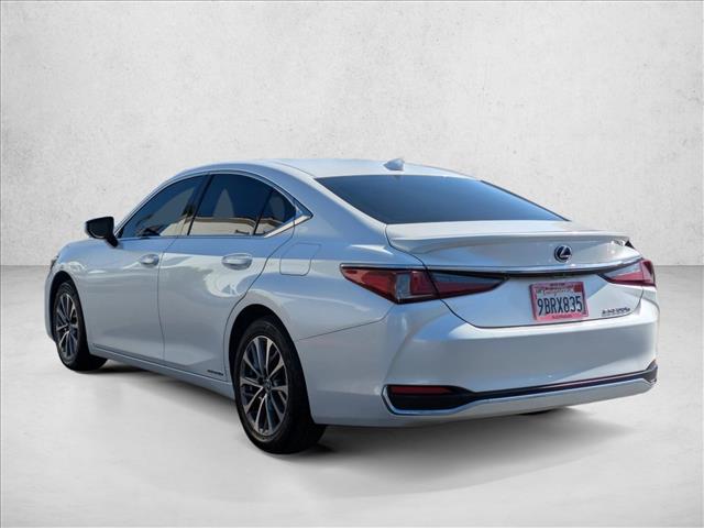 2022 LEXUS ES 300h photo 3