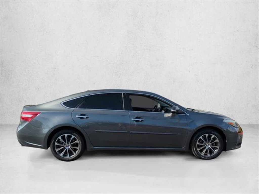 Used 2017 Toyota Avalon XLE Premium Sedan