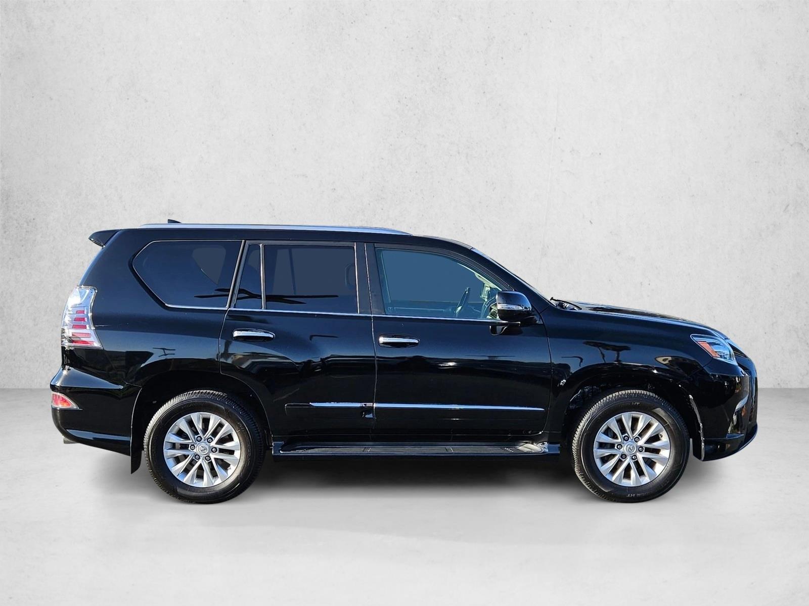 2017 Lexus GX 460 photo 4