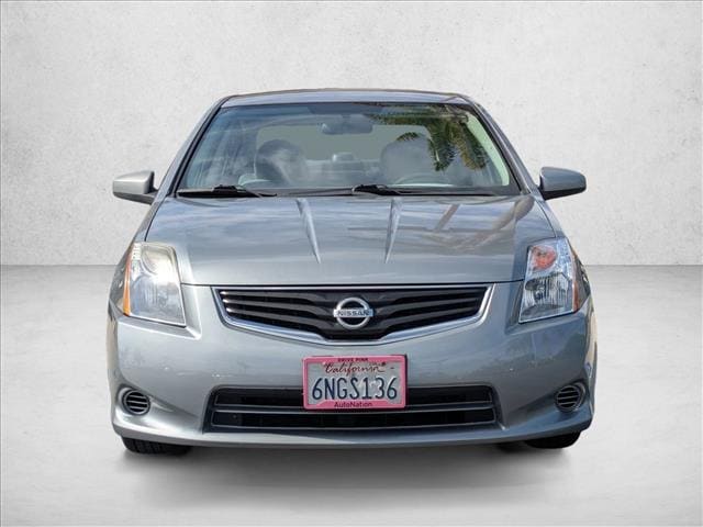 2010 Nissan Sentra 2.0 photo 2