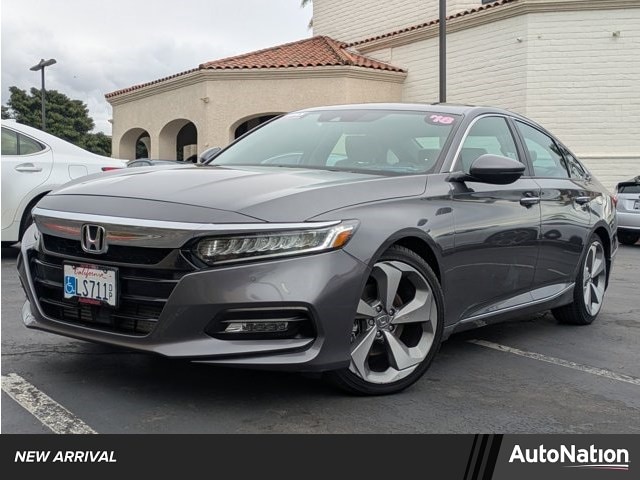 2018 Honda Accord Touring's photo