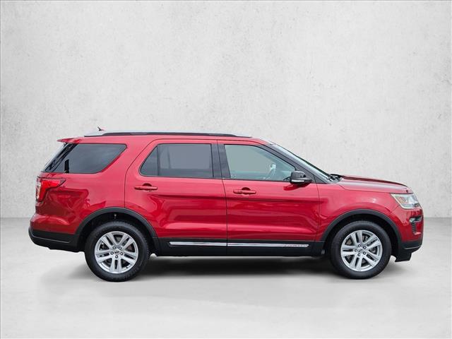 2018 Ford Explorer XLT photo 4
