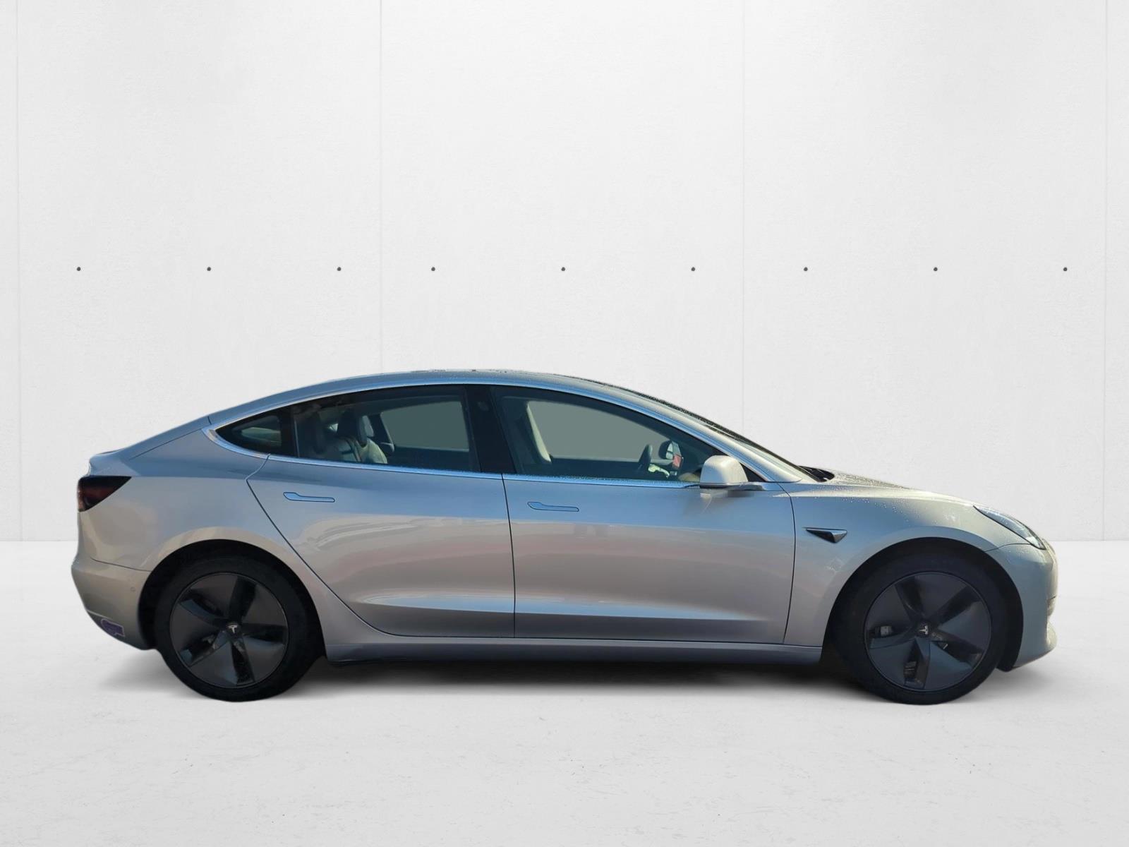2018 Tesla Model 3 Long Range photo 3