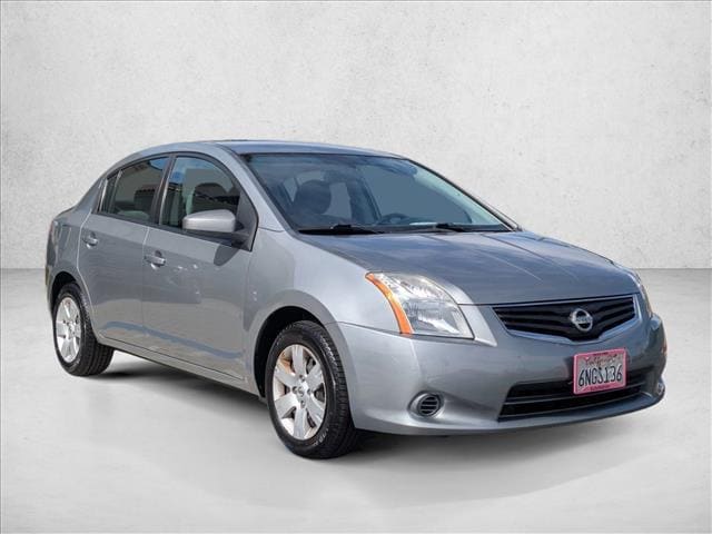 2010 Nissan Sentra 2.0 photo 3