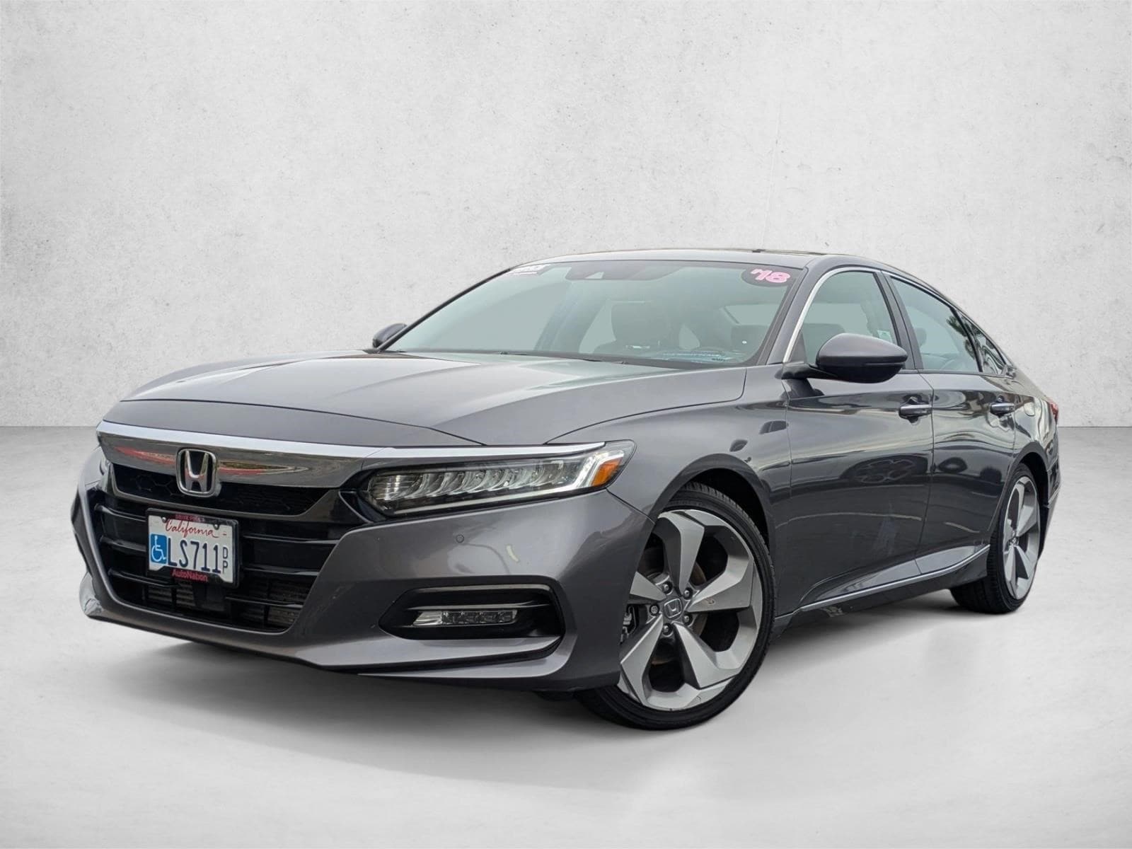 2018 Honda Accord Touring's photo