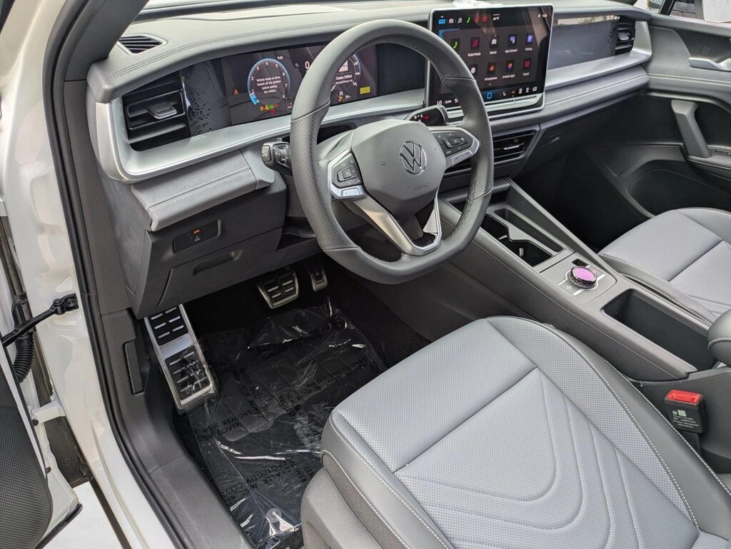 New 2026 Volkswagen Tiguan 2.0T SE R-Line Black SUV