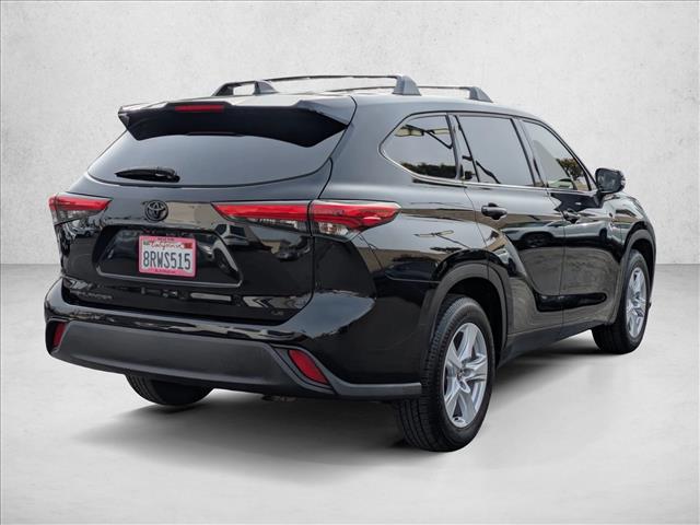 2020 Toyota Highlander LE photo 5