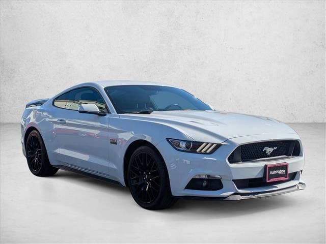 2015 Ford Mustang GT Premium photo 3