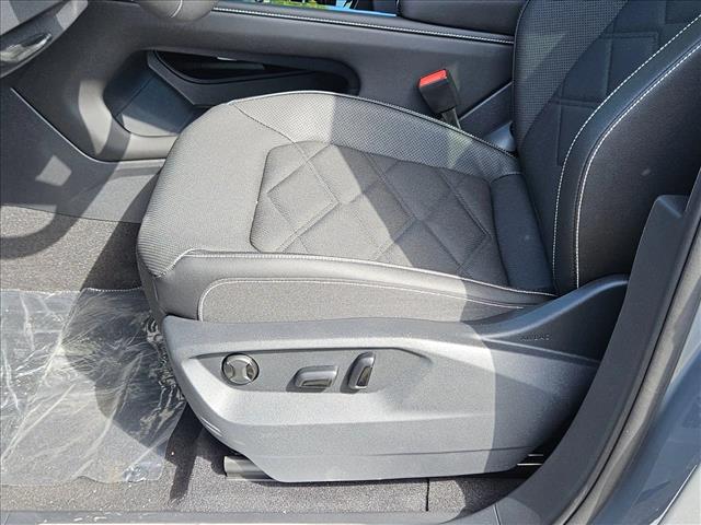 2026 Volkswagen Atlas SE w/Tech - Photo 4