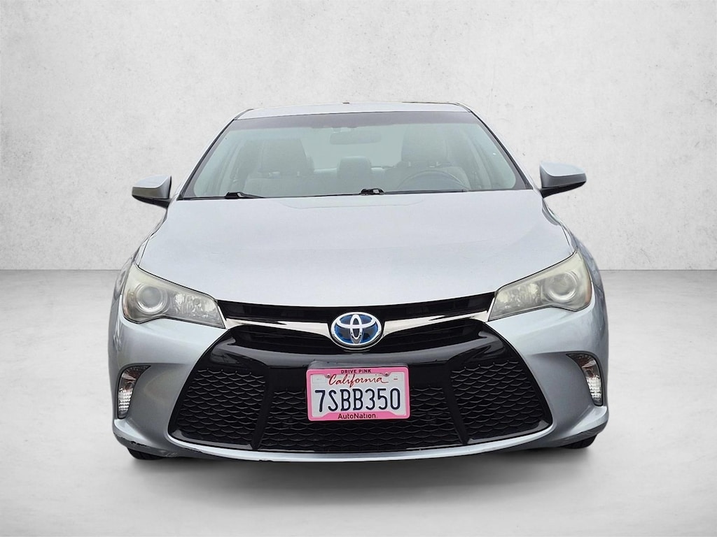 Used 2016 Toyota Camry Hybrid SE Sedan
