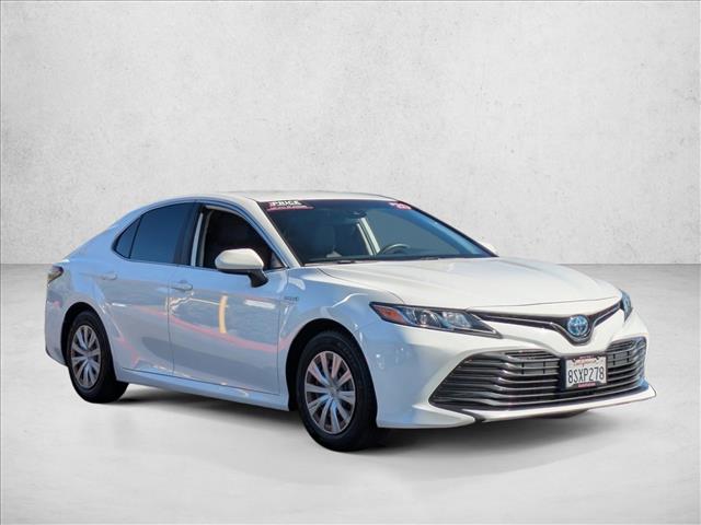 2020 Toyota Camry Hybrid LE photo 3