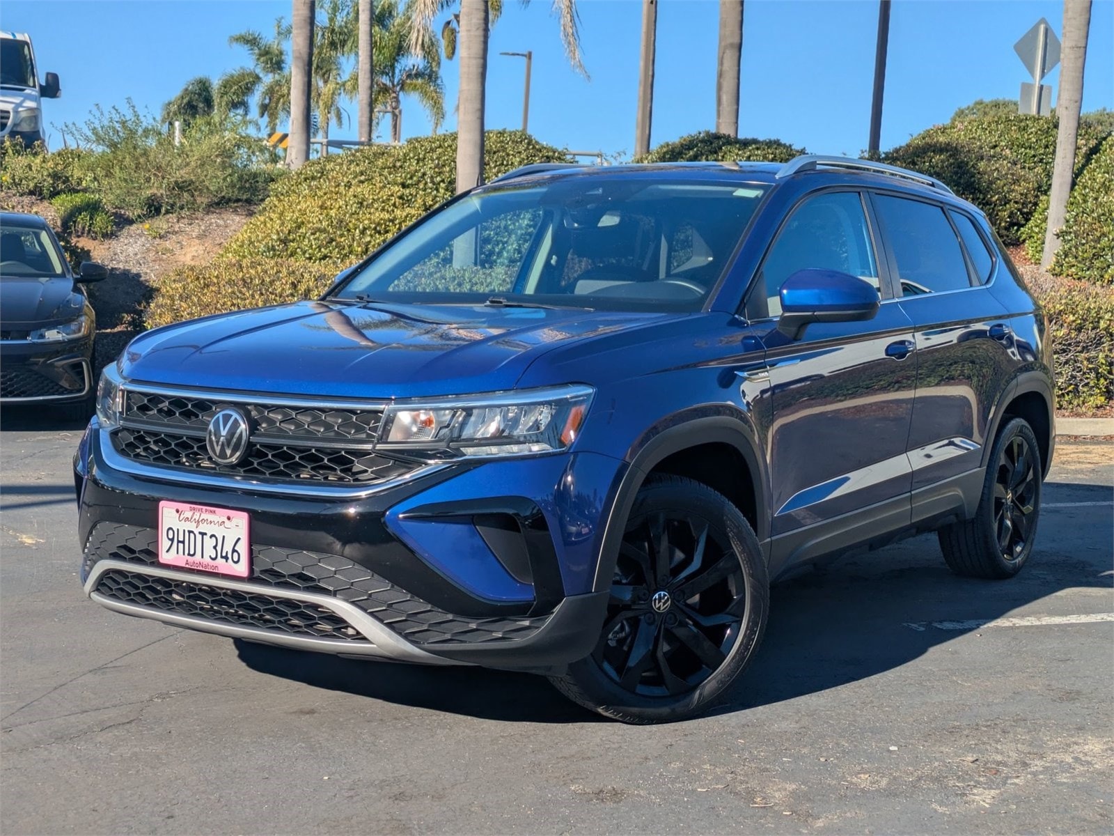 2023 Volkswagen Taos SE's photo