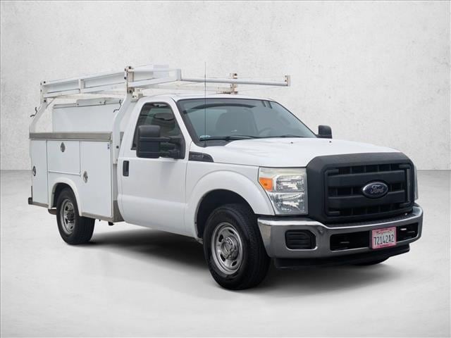 2016 Ford F-350 XLT photo 3