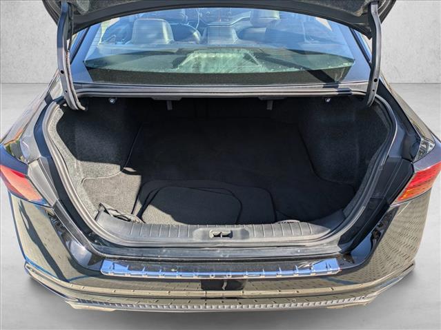 2020 Nissan Altima 2.5 SR photo 6