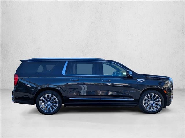 2021 GMC Yukon XL Denali photo 4