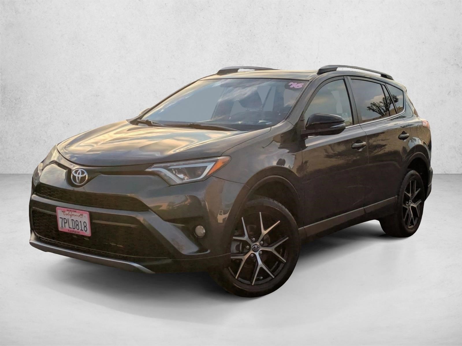 2016 Toyota RAV4 SE's photo