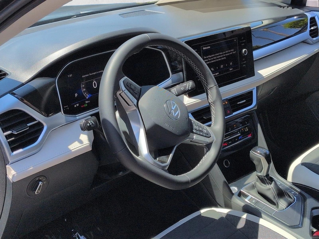 New 2026 Volkswagen Taos 1.5T SE SUV