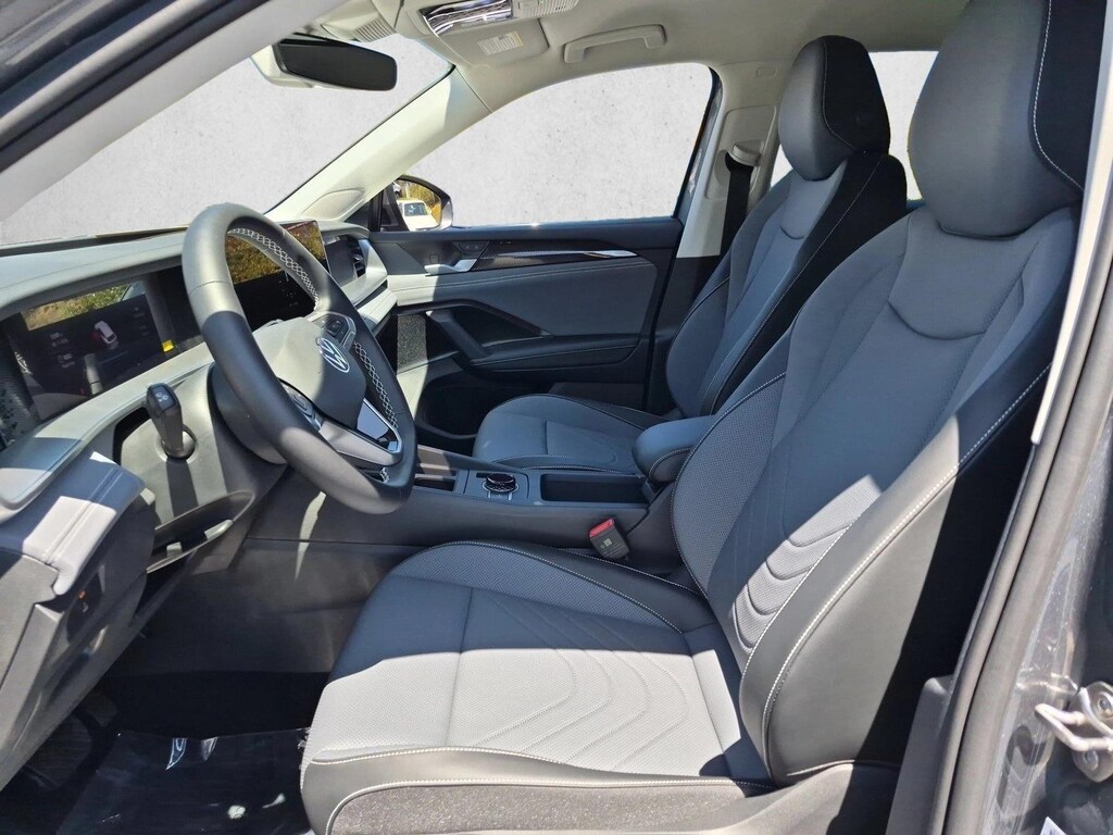 New 2026 Volkswagen Tiguan SE SUV