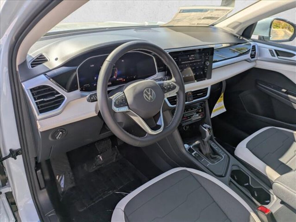 New 2026 Volkswagen Taos 1.5T SE SUV