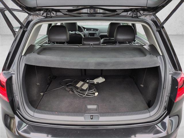 2015 Volkswagen e-Golf SEL Premium photo 5