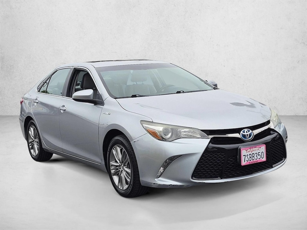 Used 2016 Toyota Camry Hybrid SE Sedan