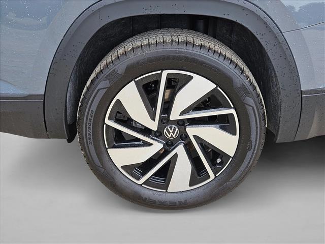 2026 Volkswagen Atlas SE w/Tech - Photo 10