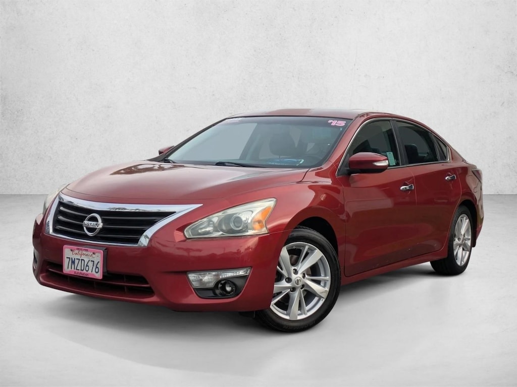 Used 2015 Nissan Altima 2.5 SV Sedan