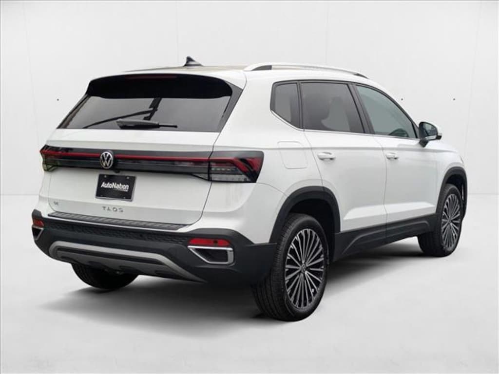 New 2025 Volkswagen Taos 1.5T SE SUV