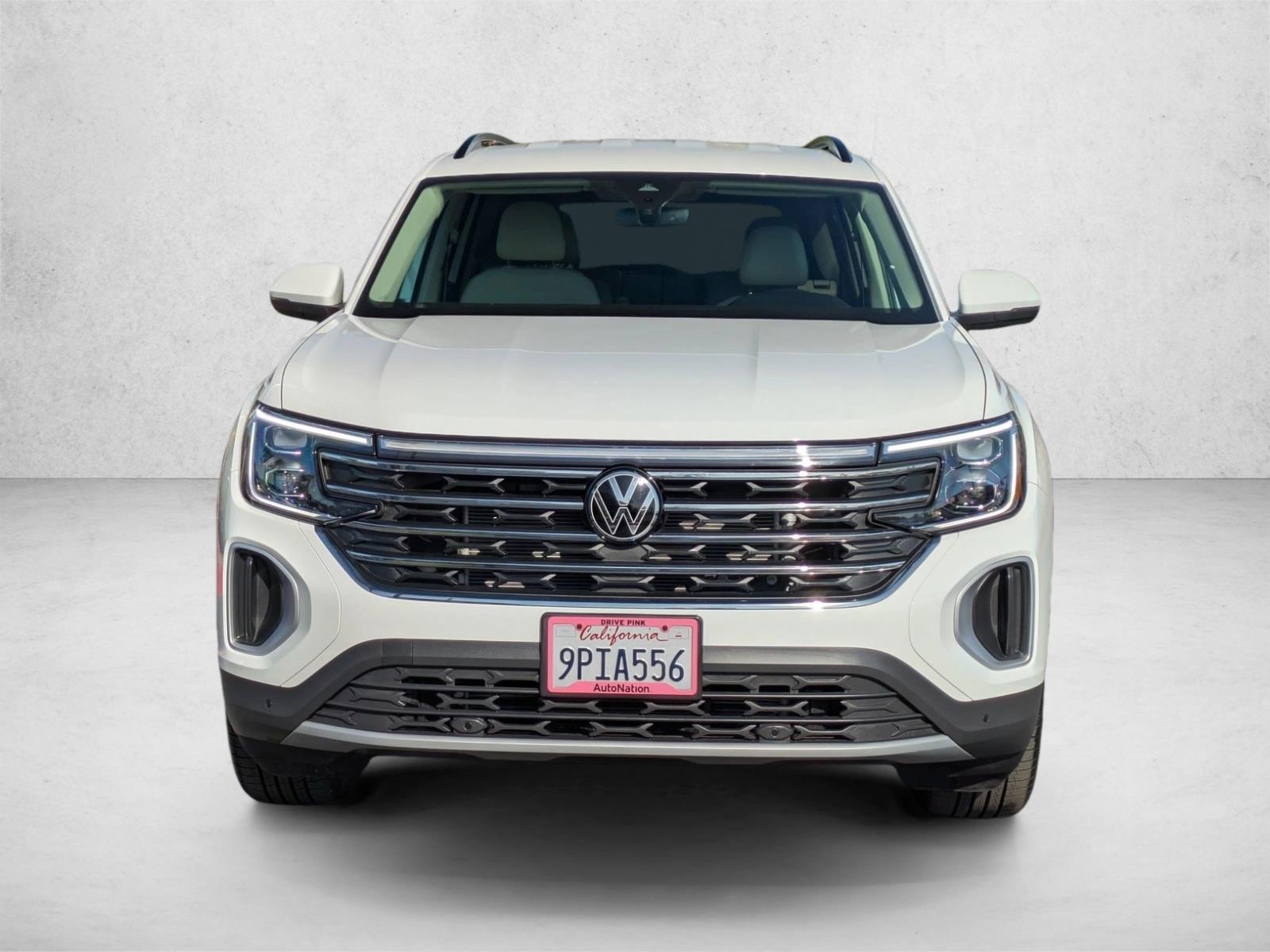 2024 Volkswagen Atlas SE Technology photo 2