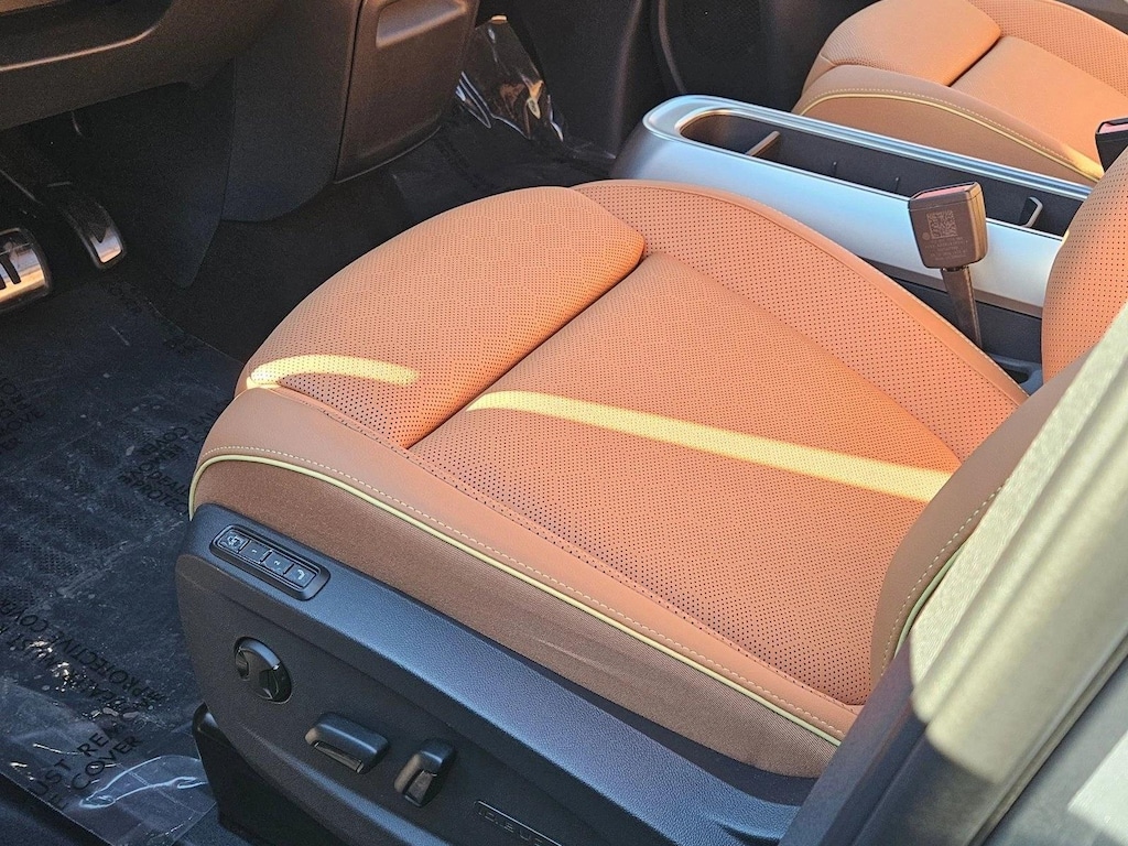 New 2025 Volkswagen ID. Buzz Pro S Van Passenger Van