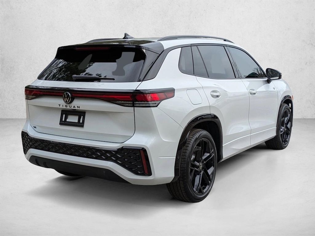 New 2026 Volkswagen Tiguan SE R-Line Black Sport Utility