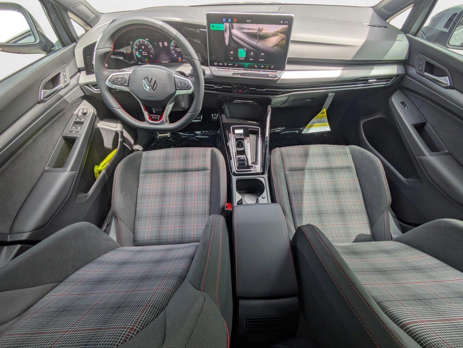 2025 Volkswagen Golf GTI S photo 3