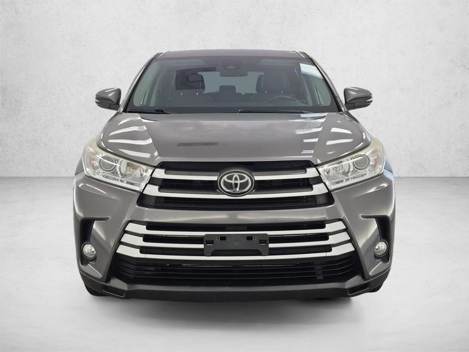 Used 2018 Toyota Highlander LE Plus with VIN 5TDBZRFH5JS838653 for sale in Hardeeville, SC