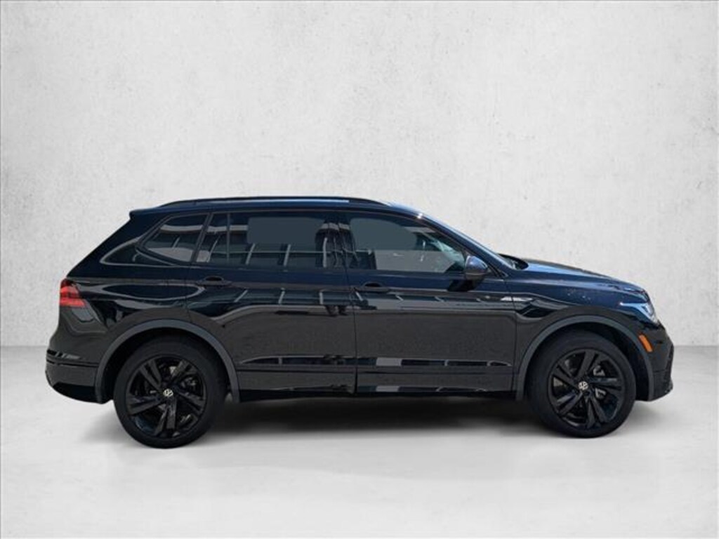 Used 2023 Volkswagen Tiguan SE R-Line Black Sport Utility