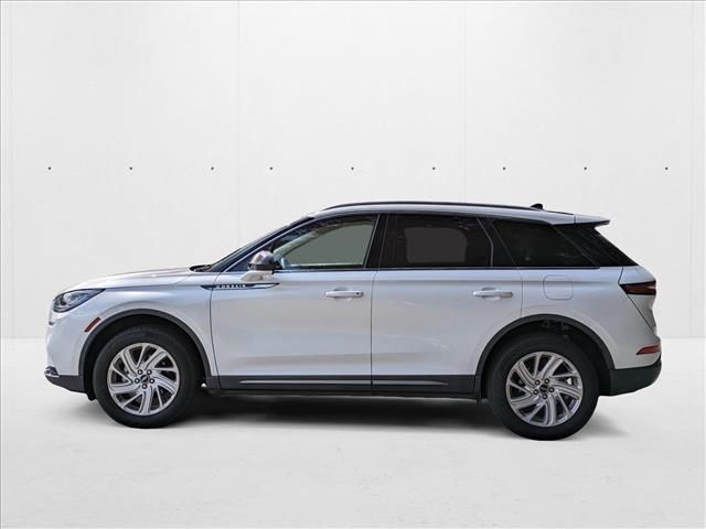 2022 Lincoln Corsair Standard photo 3