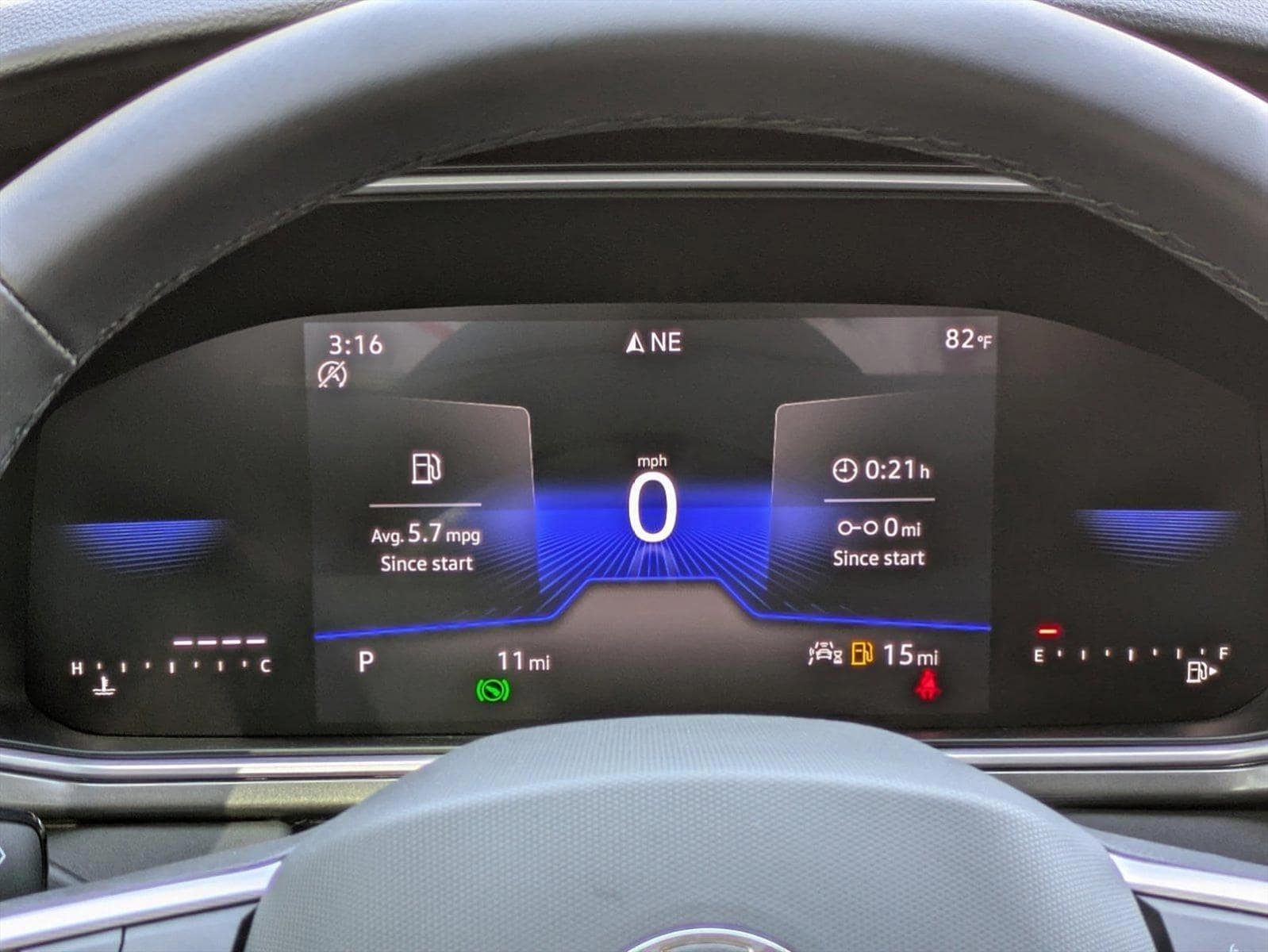 2025 Volkswagen Taos SE Black - Photo 11