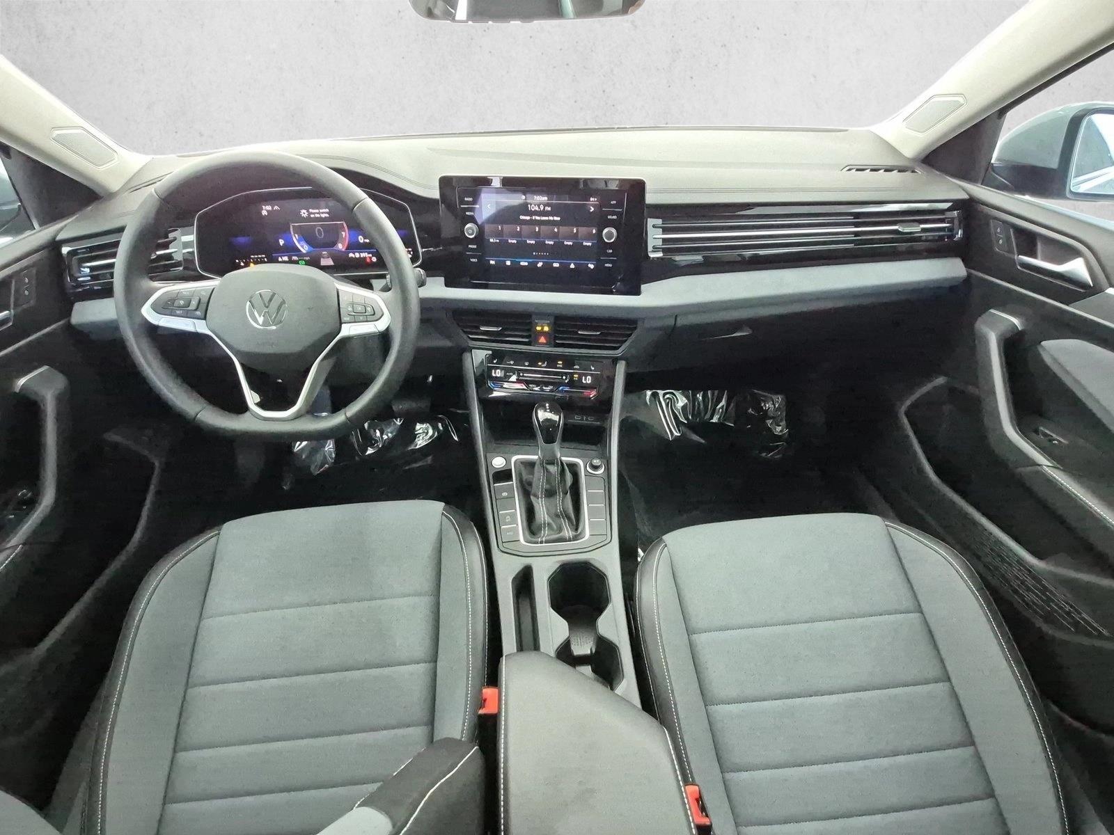 2025 Volkswagen Jetta SE - Photo 15