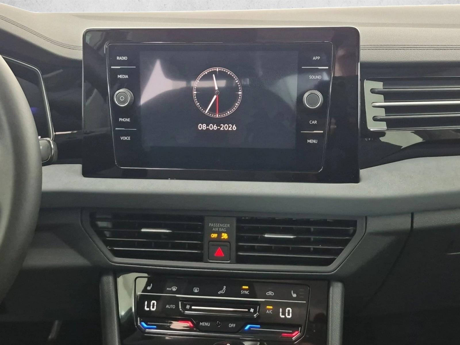 2025 Volkswagen Jetta SE - Photo 12