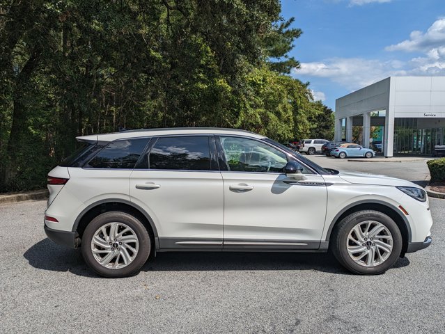 2022 Lincoln Corsair Standard photo 4