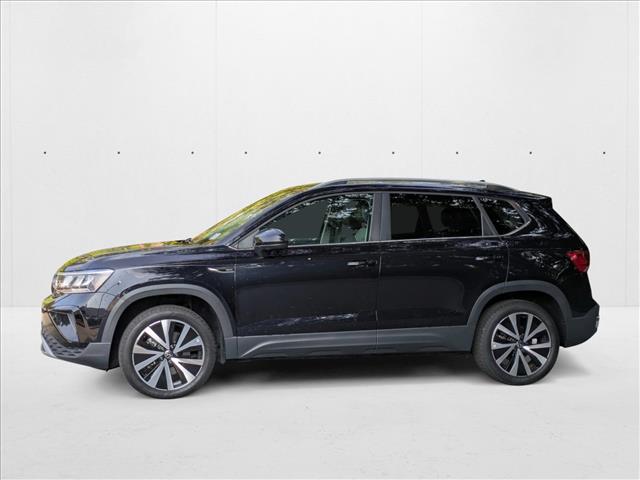 2024 Volkswagen Taos SE photo 3