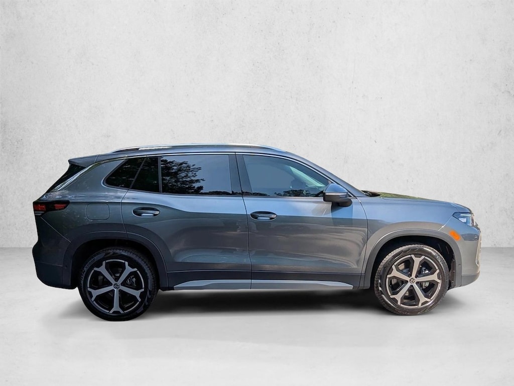 New 2026 Volkswagen Tiguan SE Sport Utility