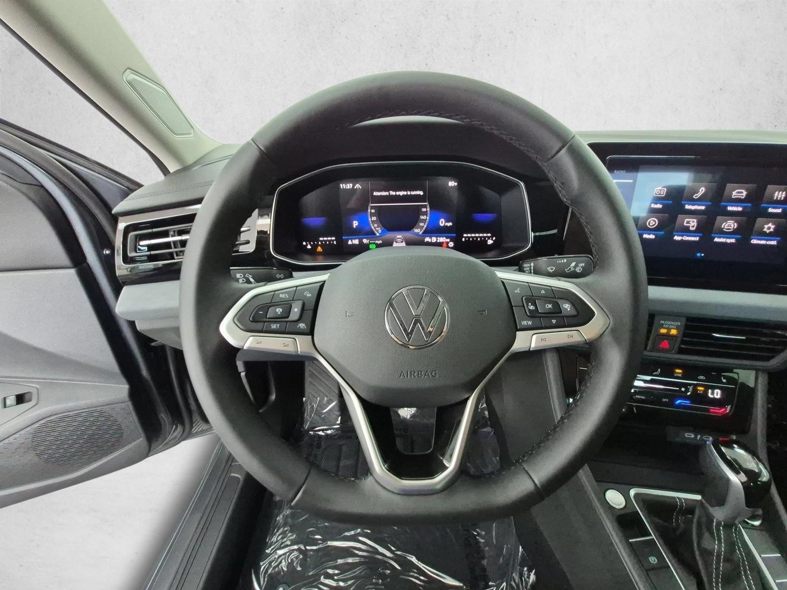 2025 Volkswagen Jetta SE - Photo 19